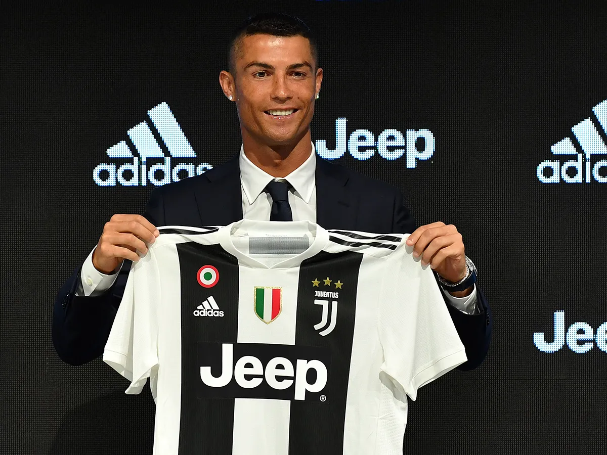 Hình ảnh Hợp đồng giữa Juventus và Adidas